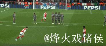 西蒙斯:很高兴罗梅罗把点球让给了我;能踢欧冠 西蒙斯:很高兴罗梅罗把点球让给了我;能踢欧冠