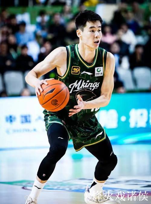 林崴17分郭昊文13+6+7 同曦力克青岛止连败