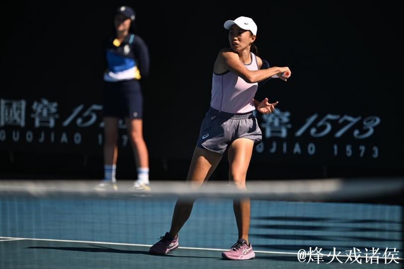 澳网首轮中国军团4人过关 郑钦文明日迎战西格蒙德 澳网首轮中国军团4人过关 郑钦文明日迎战西格蒙德
